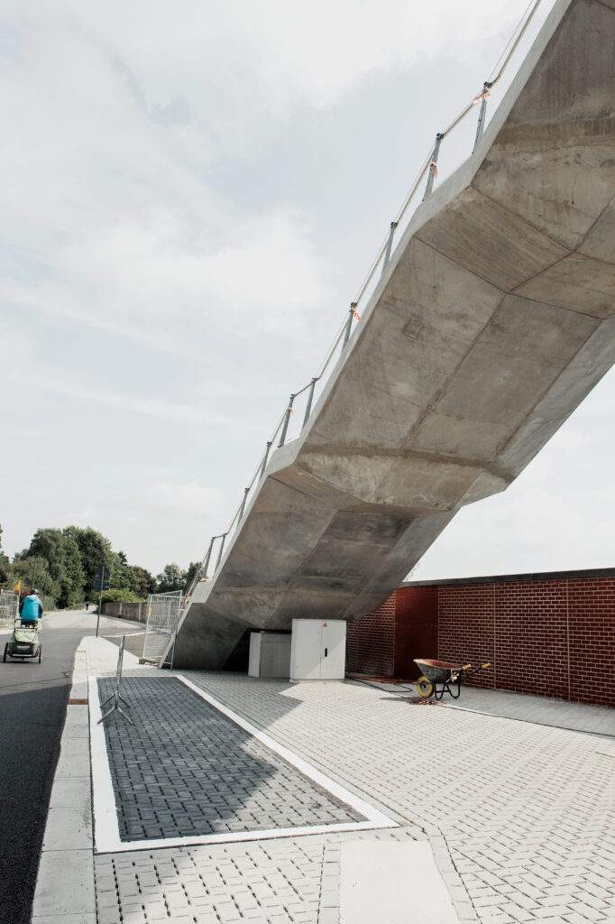voetgangers en fietsbrug Wetteren SBE engineering #teamsbe #expertsatplay
