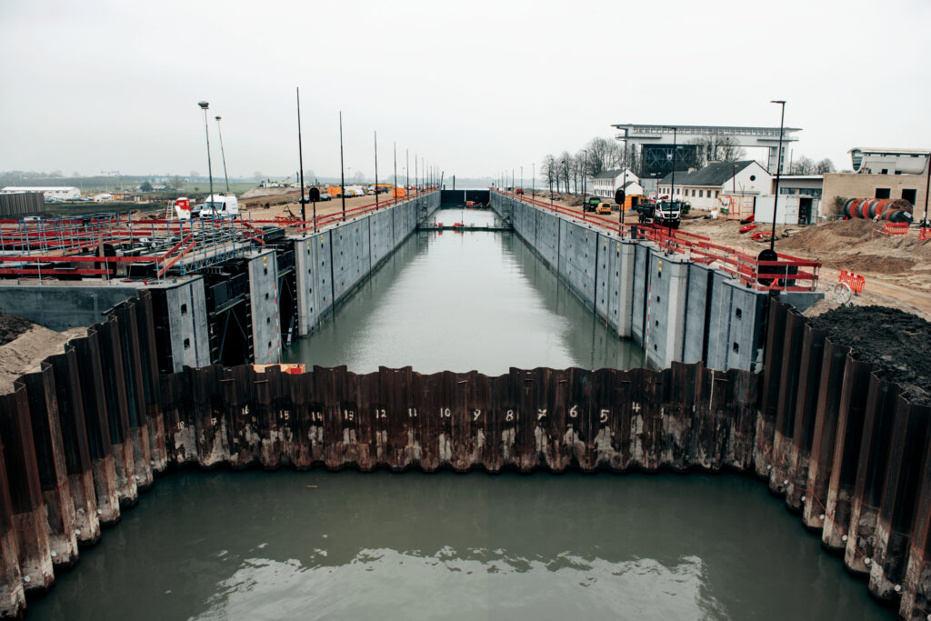 Prinses Beatrixsluis Lekkanaal Nieuwegein sluiskolk sluideur engineering #expertsatplay #teamsbe